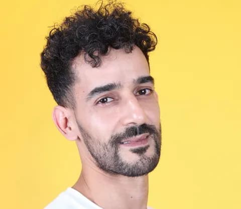 Mounir F., modelo y actor representado por Lali Agency