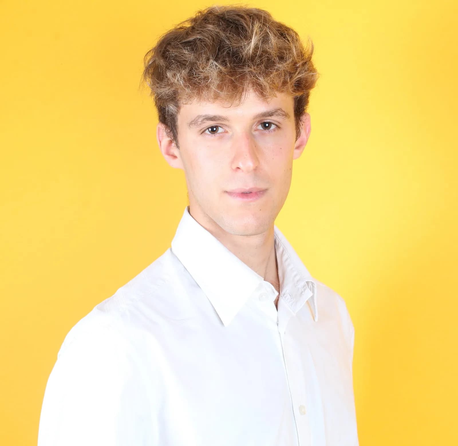 Pau O., modelo y actor representado por Lali Agency